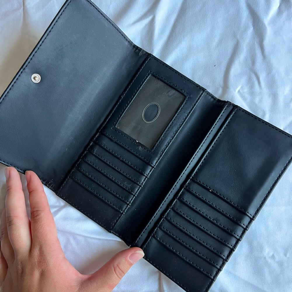 Guess wallet